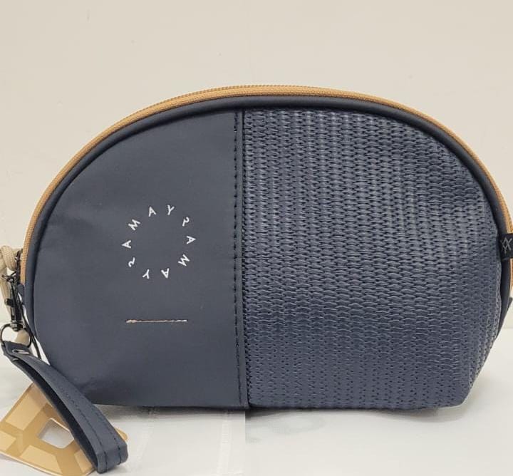 MONEDERO AZUL MARINO AMAYRA CUERINA CON CIERRE MARRON