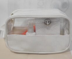 NECESSER CUERINA BLANCO CON AGARRADERA EN UN COSTADO